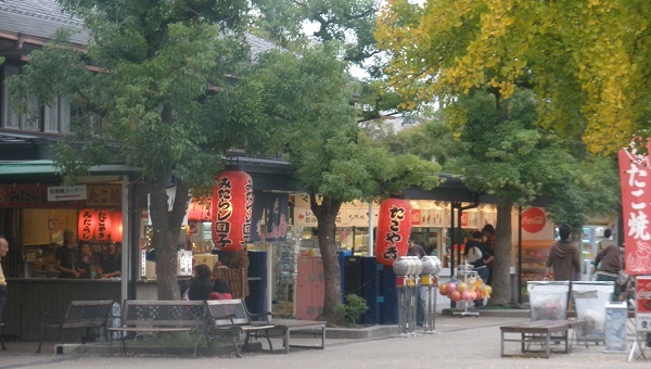 大阪城天守閣近くのたこ焼き屋さん