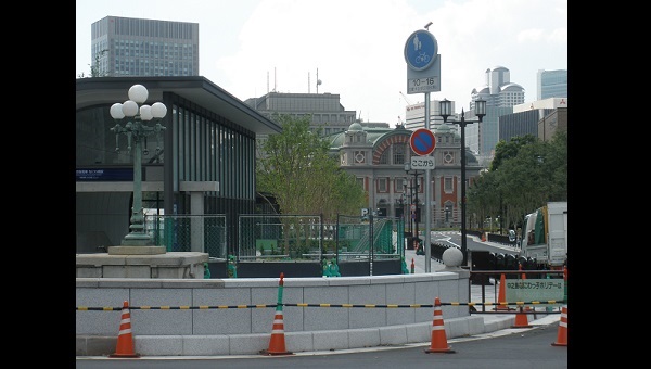 なにわ橋から、大阪市中央公会堂を望む