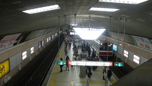 御堂筋線・心斎橋駅