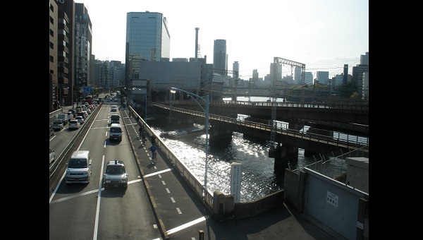 大阪橋の上から